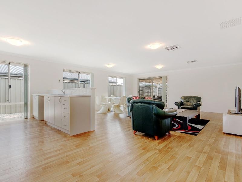 72 Colreavy Ramble, Baldivis WA 6171