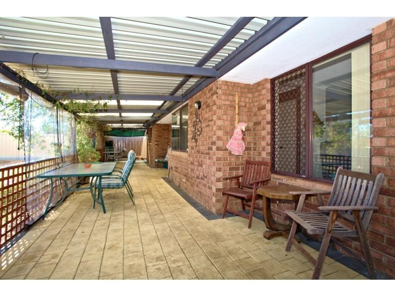 71 Corring Way, Parmelia WA 6167