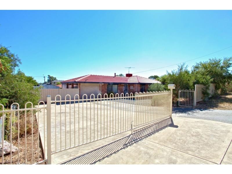 71 Corring Way, Parmelia WA 6167