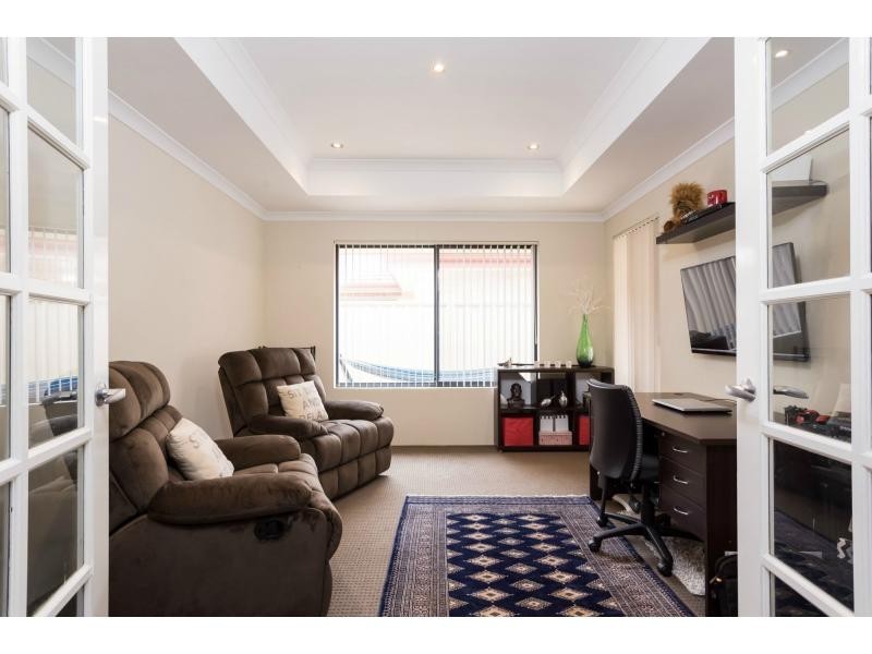 4 Viking Way, Darch WA 6065