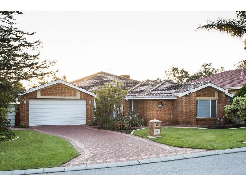 9 Fairmount Close, Bibra Lake WA 6163