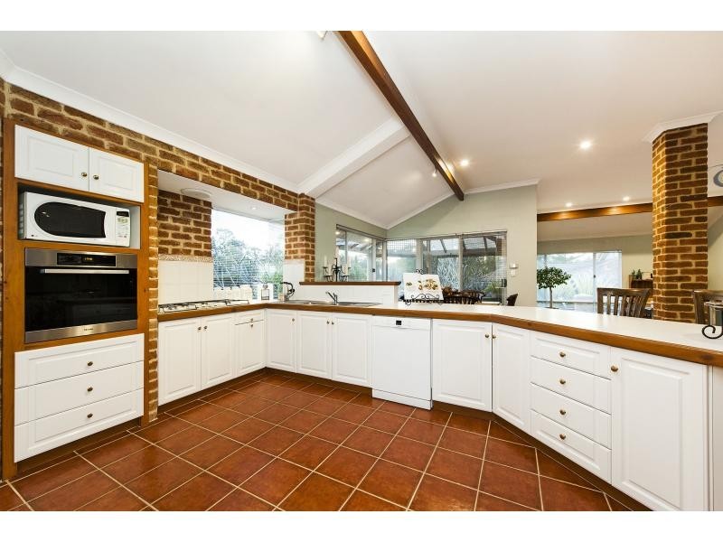 9 Fairmount Close, Bibra Lake WA 6163