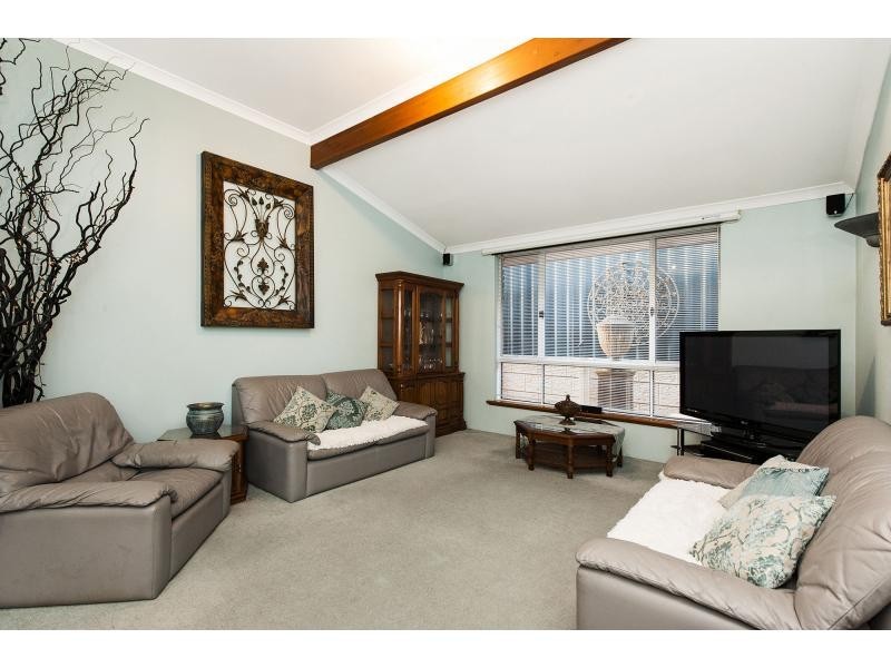 9 Fairmount Close, Bibra Lake WA 6163