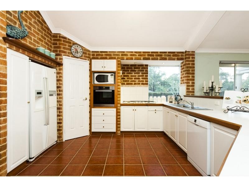 9 Fairmount Close, Bibra Lake WA 6163