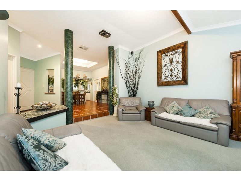 9 Fairmount Close, Bibra Lake WA 6163