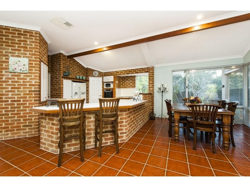 9 Fairmount Close, Bibra Lake WA 6163