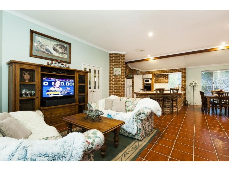 9 Fairmount Close, Bibra Lake WA 6163