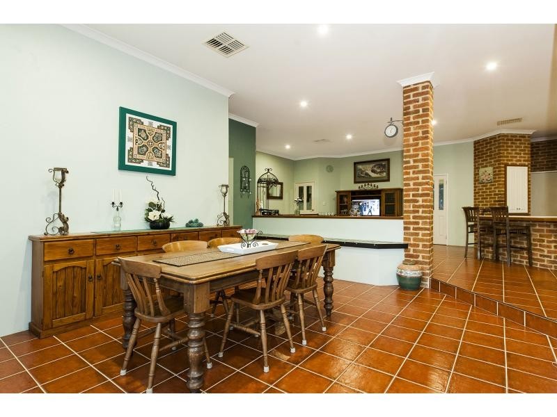 9 Fairmount Close, Bibra Lake WA 6163