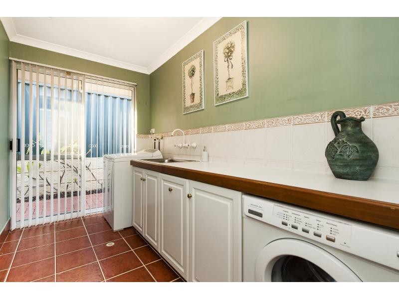 9 Fairmount Close, Bibra Lake WA 6163