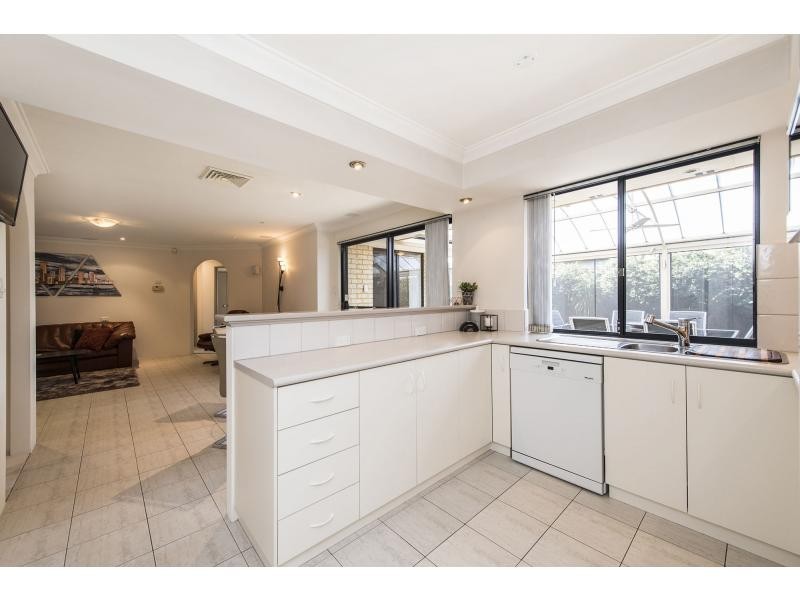 2/13 Parsons Avenue, Manning WA 6152