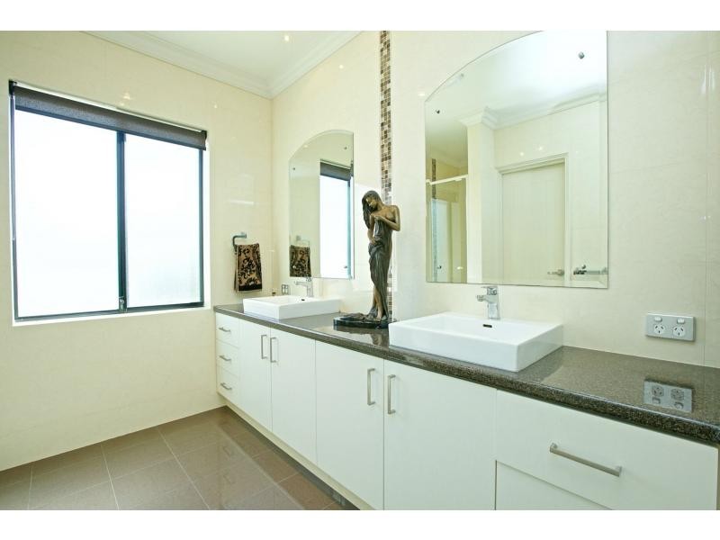 20B Balcombe Street, Westminster WA 6061