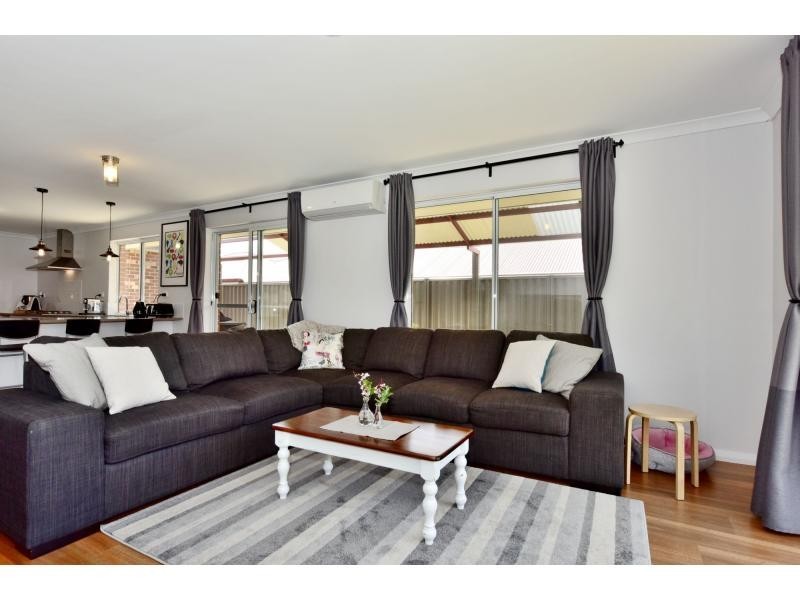 63 Marden Grange, Aveley WA 6069