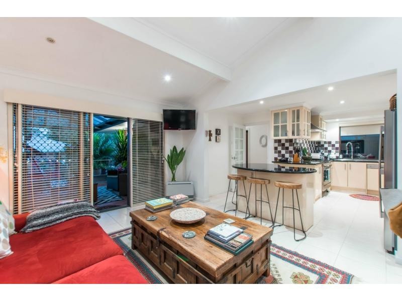 9 Inglis Court, Kingsley WA 6026