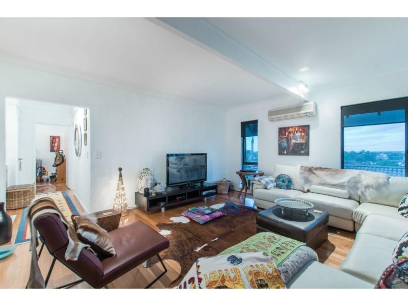 9 Inglis Court, Kingsley WA 6026