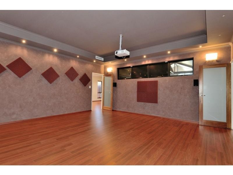 10 Gleeson Entrance, Aveley WA 6069