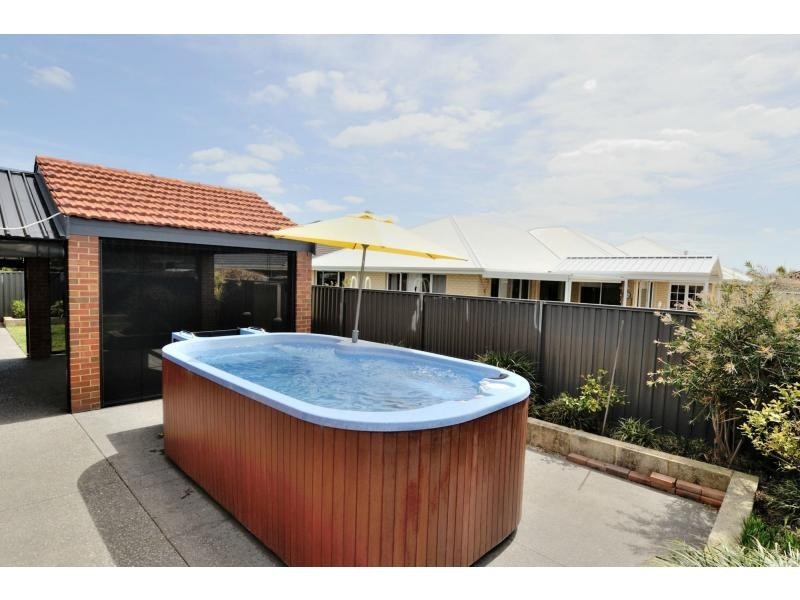 10 Gleeson Entrance, Aveley WA 6069