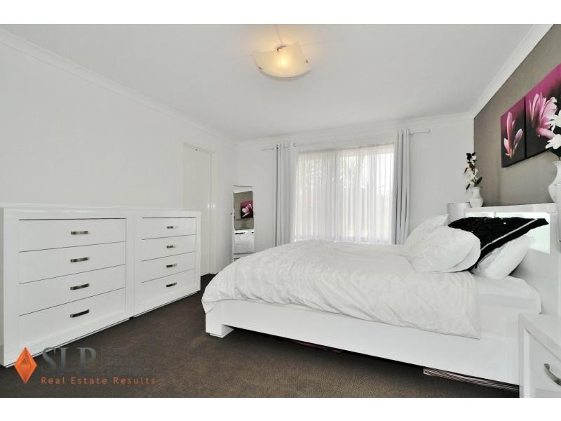 16 Petworth Drive, The Vines WA 6069