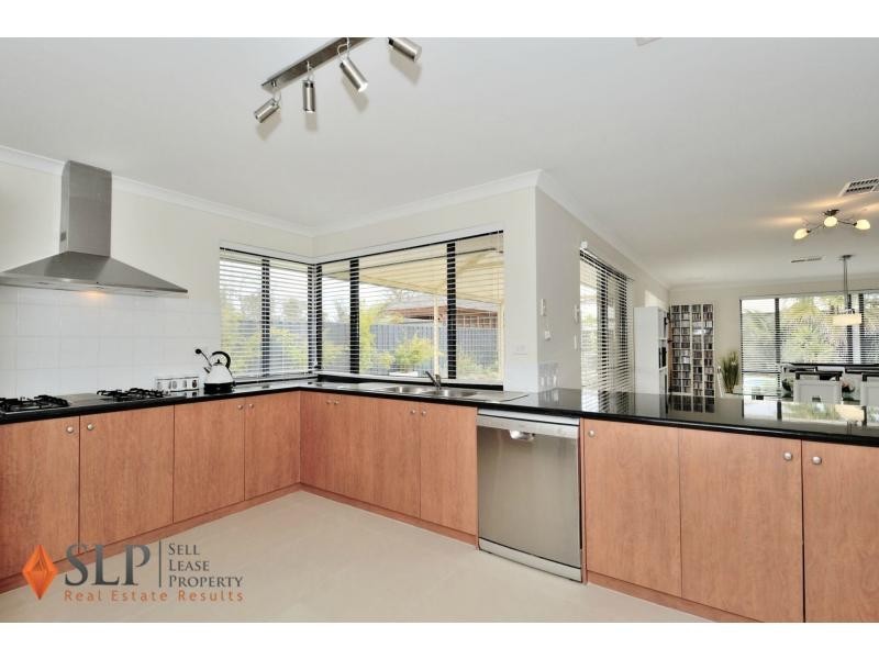 16 Petworth Drive, The Vines WA 6069