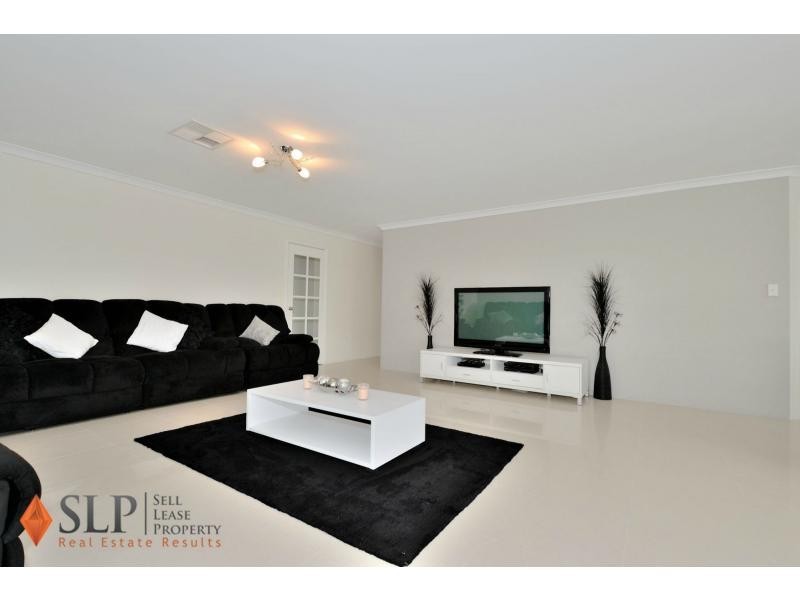 16 Petworth Drive, The Vines WA 6069