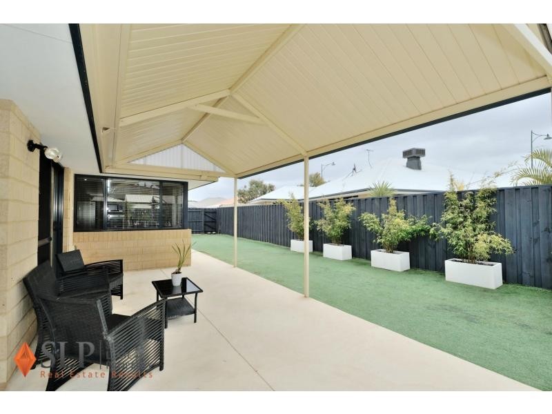 16 Petworth Drive, The Vines WA 6069