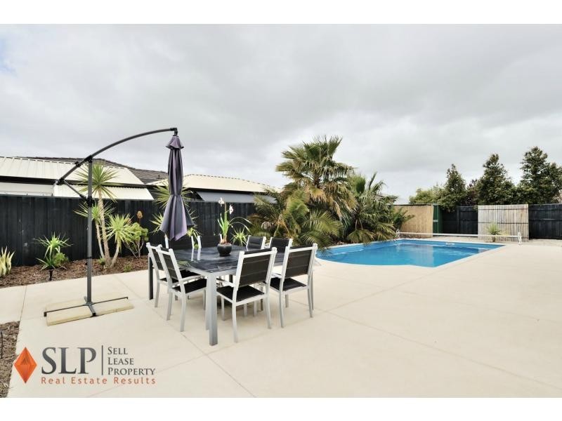 16 Petworth Drive, The Vines WA 6069