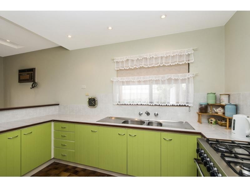 27 Linton Street, Byford WA 6122