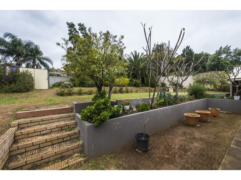 27 Linton Street, Byford WA 6122