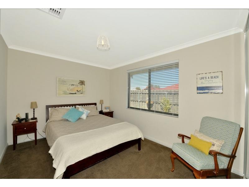 6 Senecio Way, Halls Head WA 6210