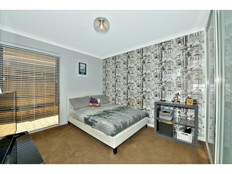 6 Senecio Way, Halls Head WA 6210