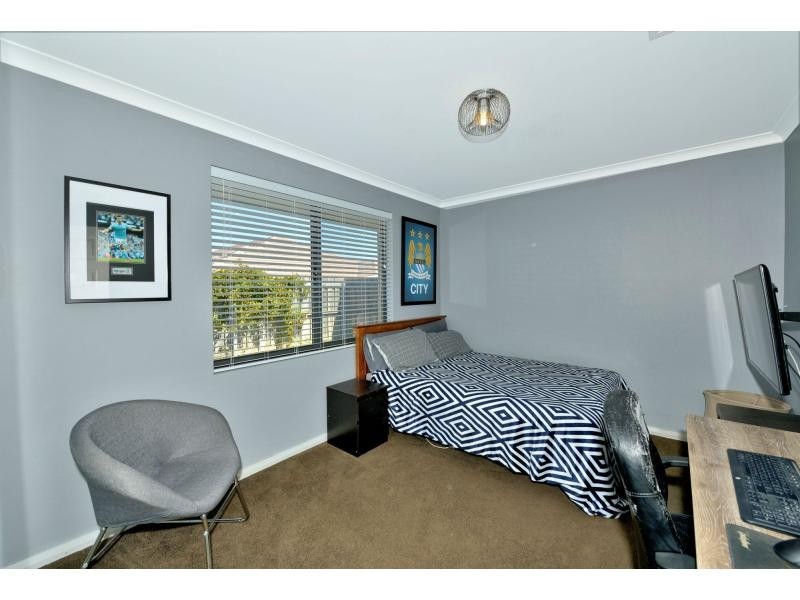 6 Senecio Way, Halls Head WA 6210