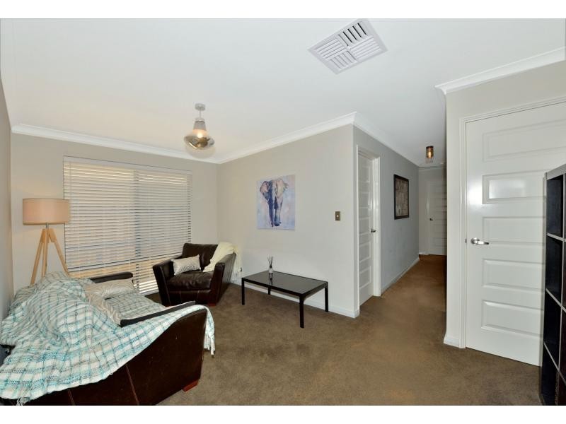 6 Senecio Way, Halls Head WA 6210