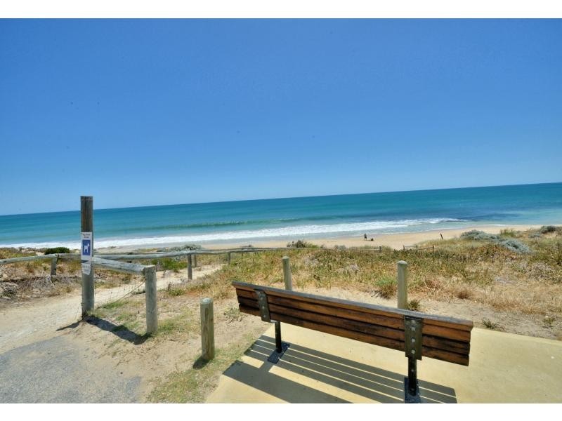 6 Senecio Way, Halls Head WA 6210