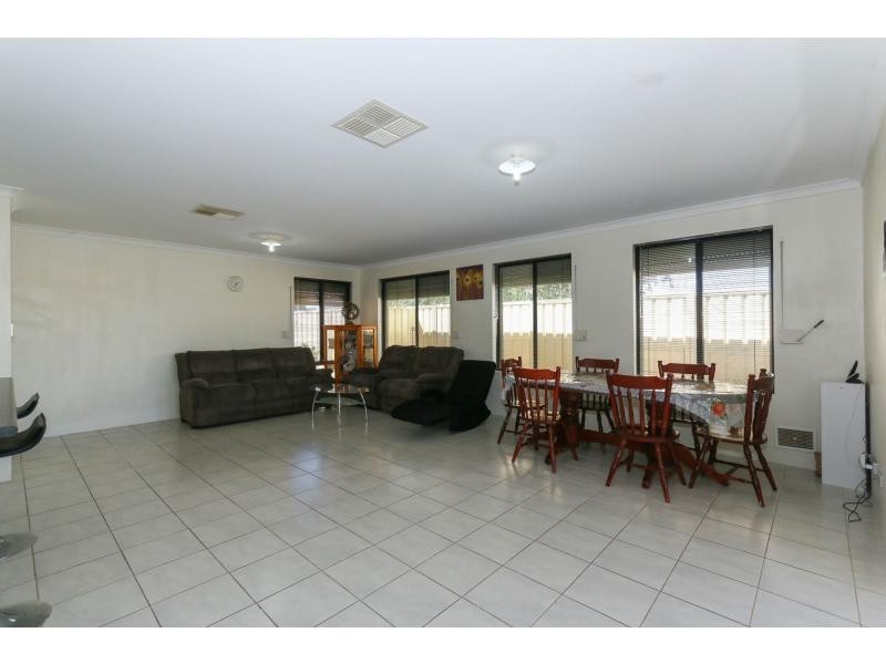 75 Cilantro Parkway, Seville Grove WA 6112