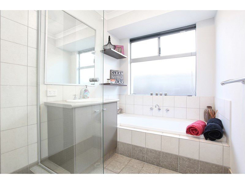 8 Anhinga Trail, Dudley Park WA 6210