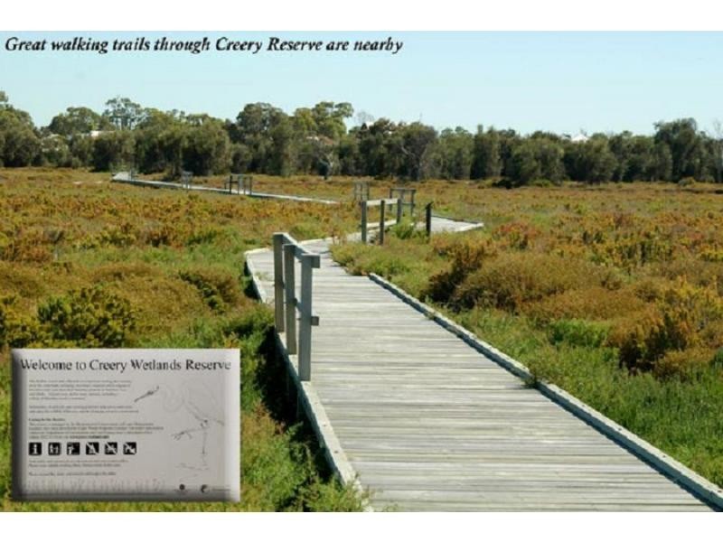 8 Anhinga Trail, Dudley Park WA 6210