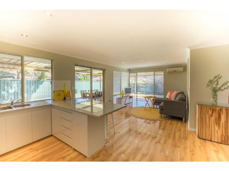 2 Leaf Place, Seville Grove WA 6112