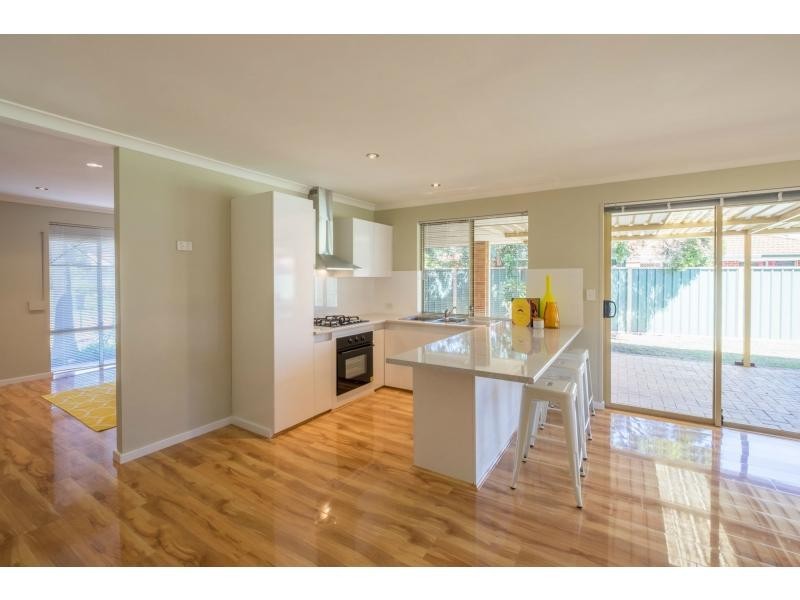 2 Leaf Place, Seville Grove WA 6112