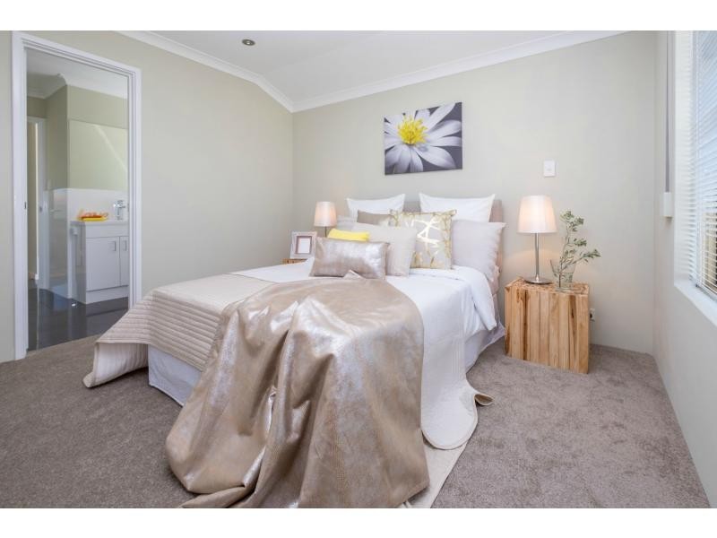 2 Leaf Place, Seville Grove WA 6112