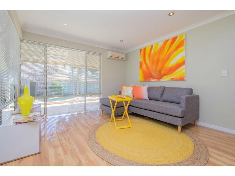 2 Leaf Place, Seville Grove WA 6112