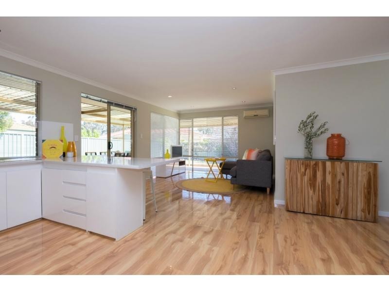 2 Leaf Place, Seville Grove WA 6112
