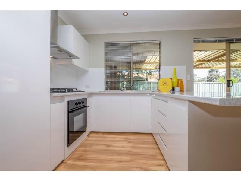 2 Leaf Place, Seville Grove WA 6112