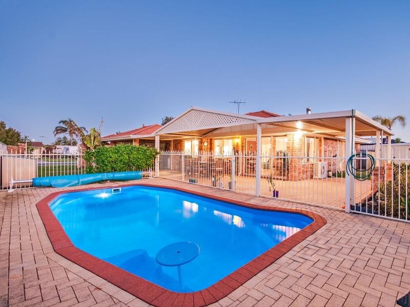 23 Port Royal Drive, Safety Bay WA 6169