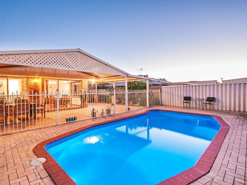 23 Port Royal Drive, Safety Bay WA 6169