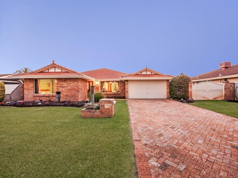 23 Port Royal Drive, Safety Bay WA 6169