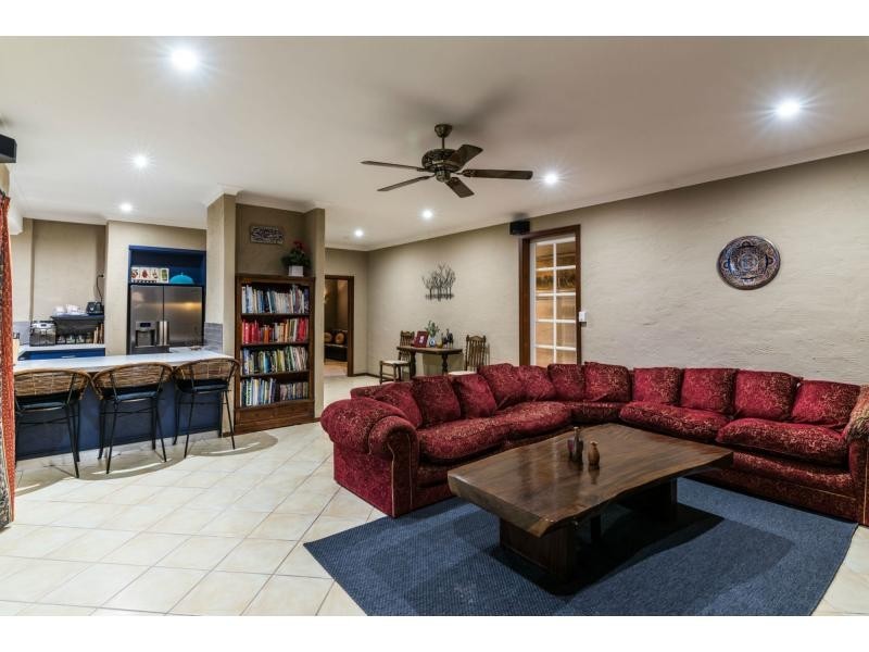 55 Waterloo Crescent, Lesmurdie WA 6076