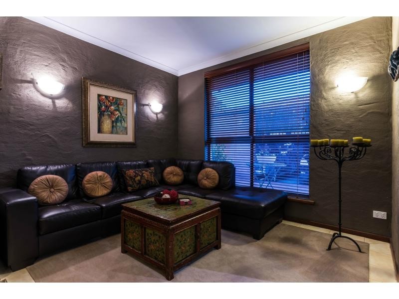 55 Waterloo Crescent, Lesmurdie WA 6076