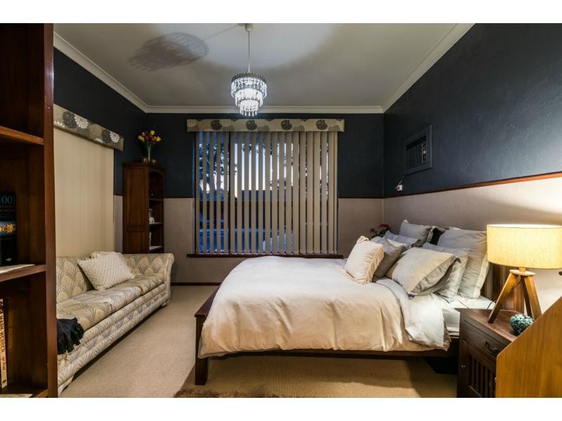 55 Waterloo Crescent, Lesmurdie WA 6076