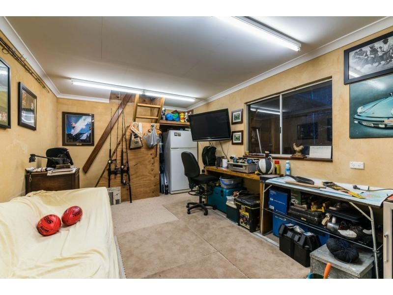 55 Waterloo Crescent, Lesmurdie WA 6076