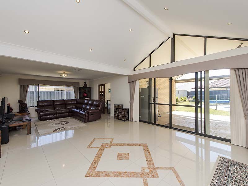 72 Rae Road, Shoalwater WA 6169