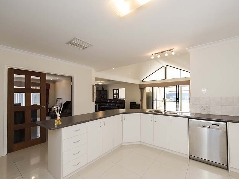 72 Rae Road, Shoalwater WA 6169